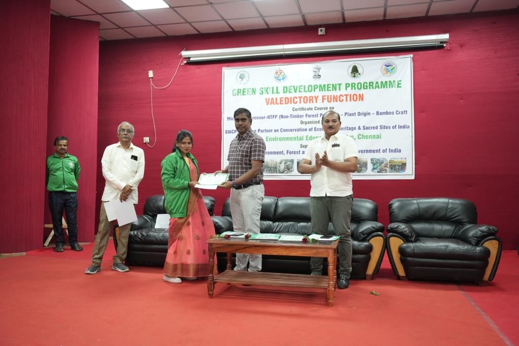 Chief Guest distributing the Course Completion Certificates 